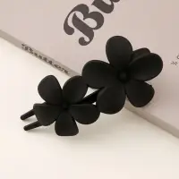 Заколка-краб матовый цветок черный