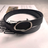 Ремень женский с фигурной пряжкой 103 см