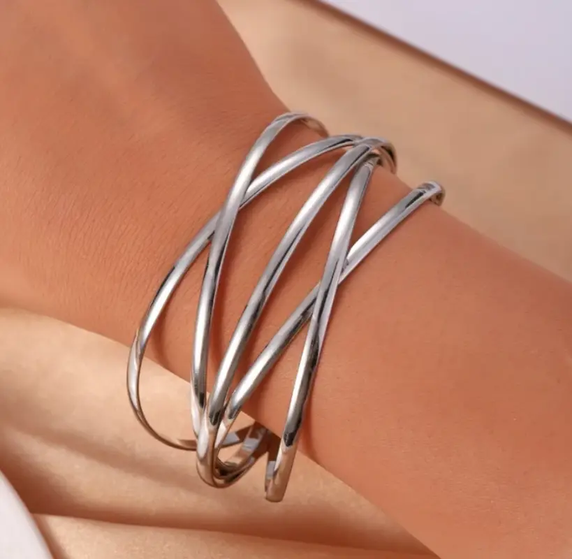 Браслет безразмерный на руку серебристый