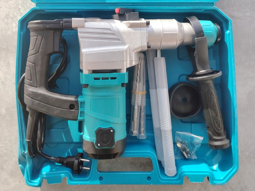 Перфоратор Makita + сверло