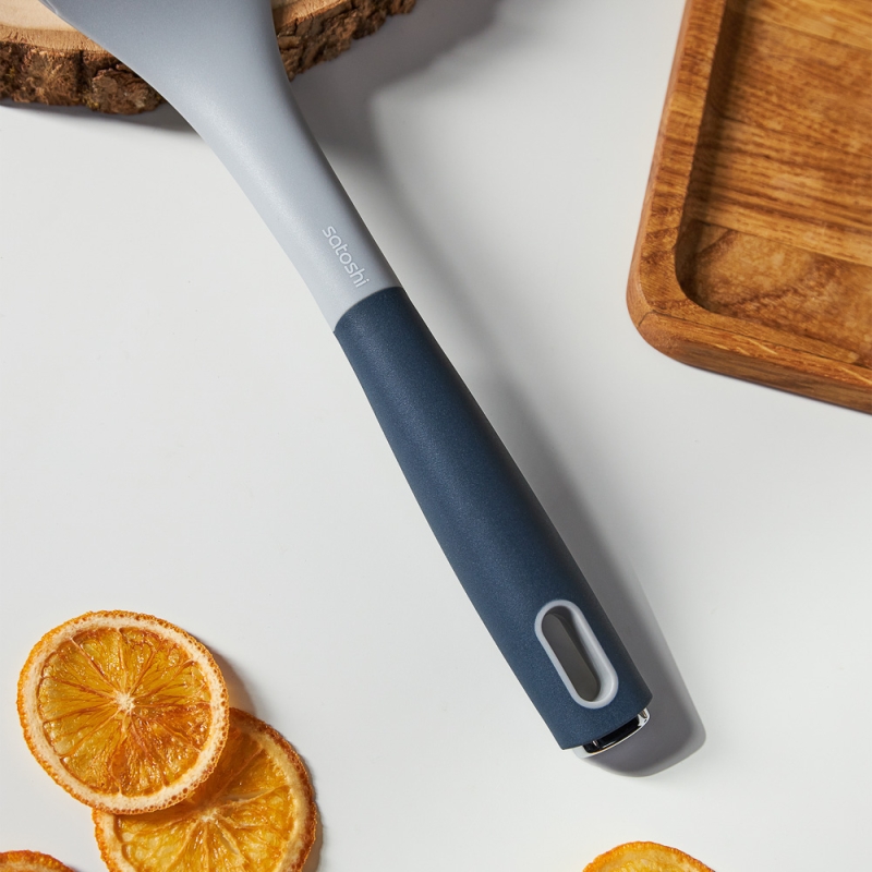 SATOSHI Ривьера Лопатка с прорезями, нейлон SATOSHI Ривьера Лопатка с прорезями, нейлон