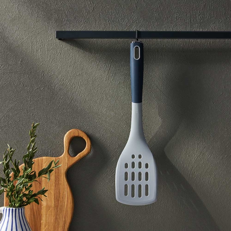 SATOSHI Ривьера Лопатка с прорезями, нейлон SATOSHI Ривьера Лопатка с прорезями, нейлон