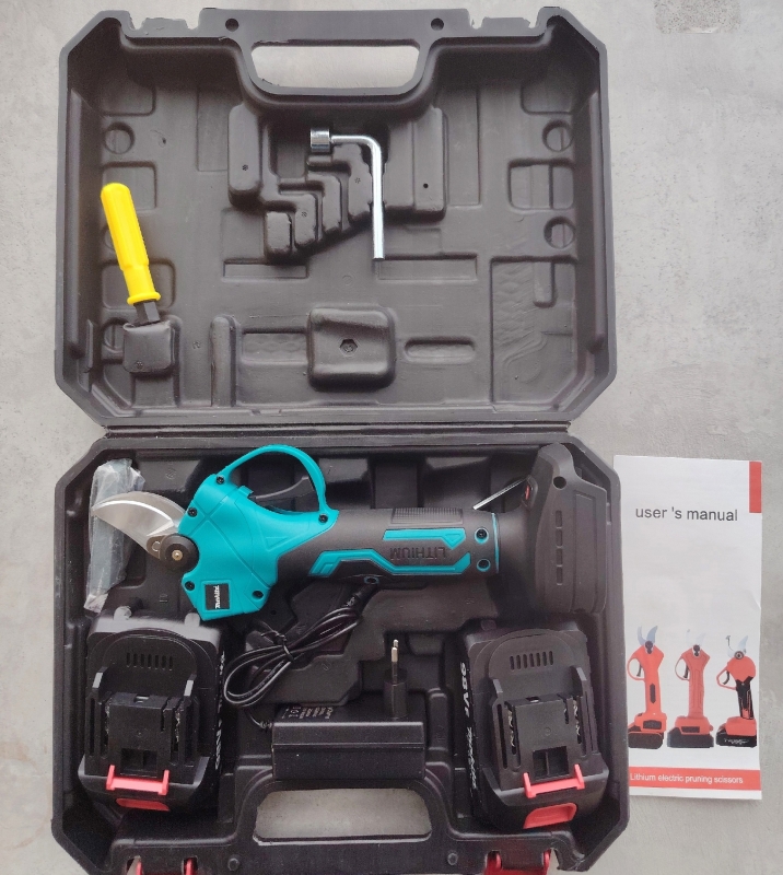 Аккумуляторный секатор Makita