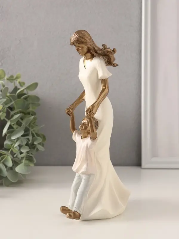 Сувенир полистоун "Мама с сыном" 11,5х7,5х22 см