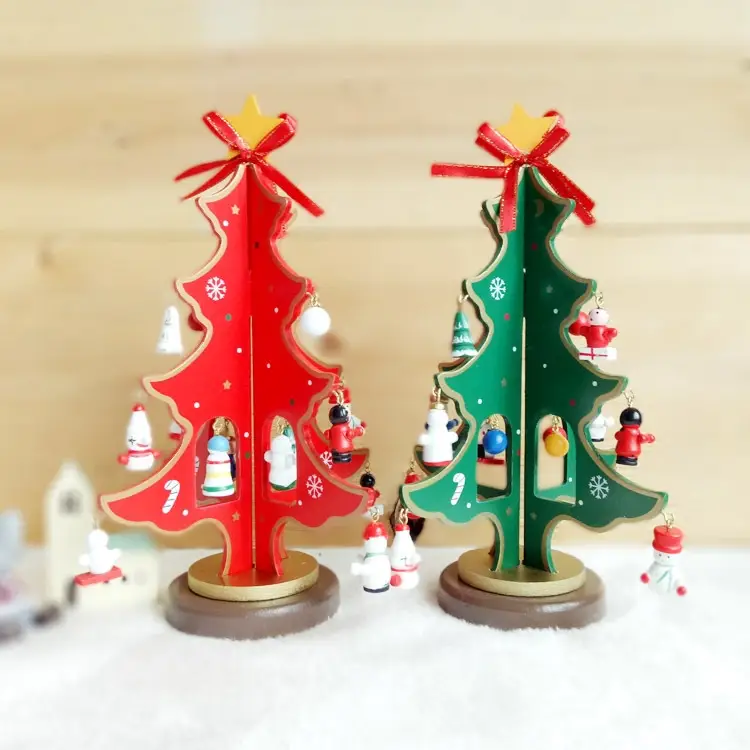 Елка деревянная настольная с игрушками, 23 см