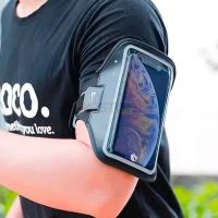 Чехол для телефона на руку BAG01