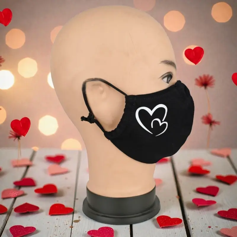 Маска многоразовая двухслойная лого сердечки (ткань,100% х/б)